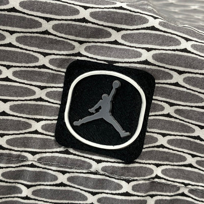 【中古品】【メンズ】 OLD NIKE JORDAN BRAND オールド ナイキ ジョーダン ブランド ALL OVER PATTERN COACH SHIRT JACKET オールオーバーパターン コーチシャツジャケット 146-260806-as-02-izu サイズ：L カラー：グレー系 万代Net店