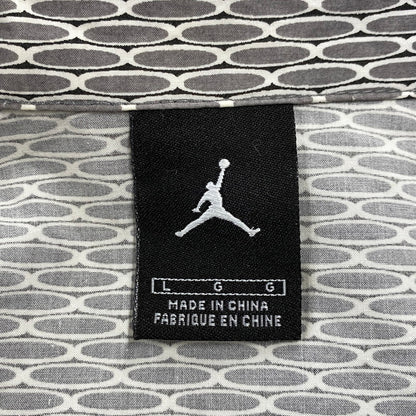 【中古品】【メンズ】 OLD NIKE JORDAN BRAND オールド ナイキ ジョーダン ブランド ALL OVER PATTERN COACH SHIRT JACKET オールオーバーパターン コーチシャツジャケット 146-260806-as-02-izu サイズ：L カラー：グレー系 万代Net店