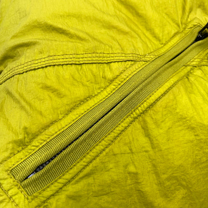 【現状渡し品】【メンズ】 OLD STONE ISLAND オールドストーンアイランド FILLED MESH BADGE PUFFER JACKET メッシュバッジ パファージャケット 141-260802-as-05-izu サイズ：L カラー：ライトグリーン 万代Net店