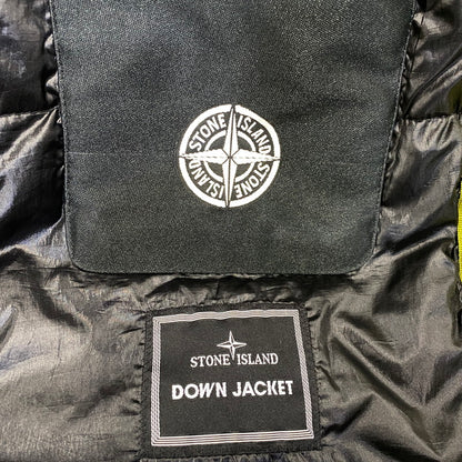 【現状渡し品】【メンズ】 OLD STONE ISLAND オールドストーンアイランド FILLED MESH BADGE PUFFER JACKET メッシュバッジ パファージャケット 141-260802-as-05-izu サイズ：L カラー：ライトグリーン 万代Net店