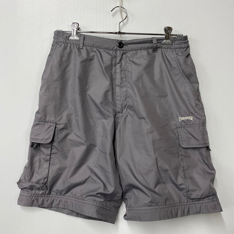 【現状渡し品】【メンズ】 THRASHER スラッシャー 90’S GIMMICK NYLON CARGO PANTS ギミック ナイロン カーゴ パンツ ボトムス 157-260806-yn-01-izu サイズ：34 カラー：グレー 万代Net店
