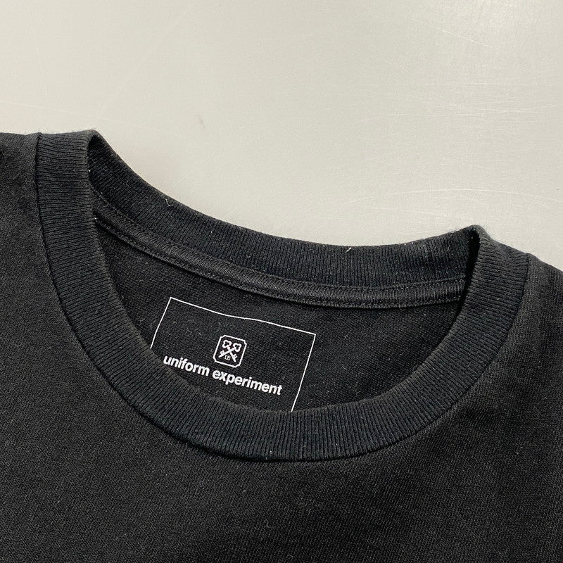 【中古品】【メンズ】 uniform experiment ユニフォームエクスペリメント FRAGMENT フラグメント JAZZY JAY JAZZY 5 S/S TEE 半袖Tシャツ 142-260808-as-09-izu サイズ：2 カラー：ブラック 万代Net店