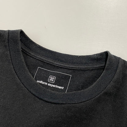 【中古品】【メンズ】 uniform experiment ユニフォームエクスペリメント FRAGMENT フラグメント JAZZY JAY JAZZY 5 S/S TEE 半袖Tシャツ 142-260808-as-09-izu サイズ：2 カラー：ブラック 万代Net店