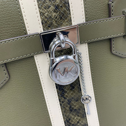 【中古品】【レディース】 MICHAEL KORS マイケルコース HAMILTON MEDIUM LEATHER AND SNAKE EMBOSSED STRIPE SATCHEL ハミルトン ミディアム レザー アンド スネーク エンボスド ストライプ サッチェル カバン 鞄 188-260804-ya-02-izu カラー：カーキ 万代Net店