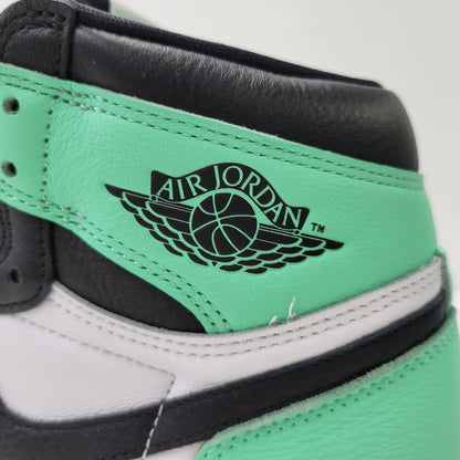 【中古美品】【メンズ】 NIKE ナイキ DZ5485-130 AIR JORDAN 1 HIGH OG エア ジョーダン ワン ハイ オリジナル スニーカー シューズ 靴 160-260807-cs-28-izu サイズ：27cm カラー：WHITE/BLACK-GREEN GLOW 万代Net店
