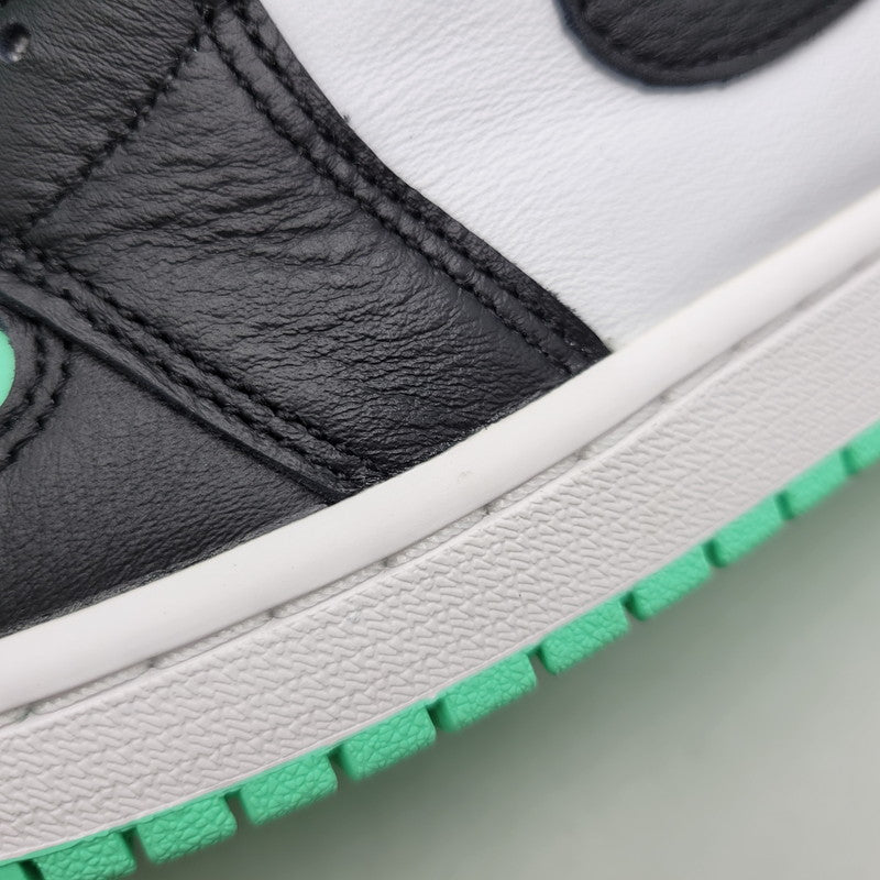 【中古美品】【メンズ】 NIKE ナイキ DZ5485-130 AIR JORDAN 1 HIGH OG エア ジョーダン ワン ハイ オリジナル スニーカー シューズ 靴 160-260807-cs-28-izu サイズ：27cm カラー：WHITE/BLACK-GREEN GLOW 万代Net店