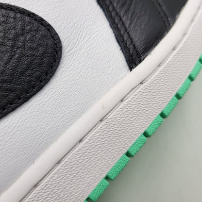 【中古美品】【メンズ】 NIKE ナイキ DZ5485-130 AIR JORDAN 1 HIGH OG エア ジョーダン ワン ハイ オリジナル スニーカー シューズ 靴 160-260807-cs-28-izu サイズ：27cm カラー：WHITE/BLACK-GREEN GLOW 万代Net店