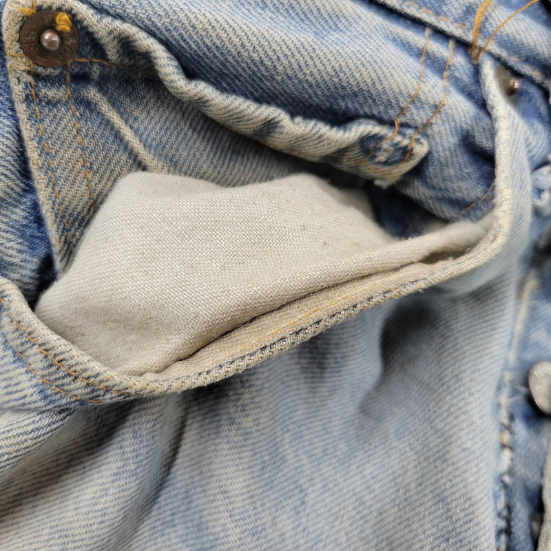 【現状渡し品】【メンズ】 Levi's リーバイス SMALL E 501 DENIM PANTS デニムパンツ ジーンズ 刻印6 USA製 不均等V ポケットダブルステッチ 収縮率8％ 157-260808-as-03-izu サイズ：28×34 カラー：ライトインディゴ 万代Net店