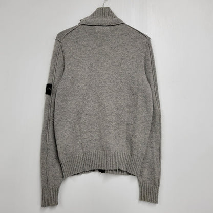 【中古品】【メンズ】 STONE ISLAND ストーンアイランド STANDCOLLAR CARDIGAN 611550LA3 スタンドカラーカーディガン 141-260808-as-01-izu サイズ：M カラー：グレー 万代Net店