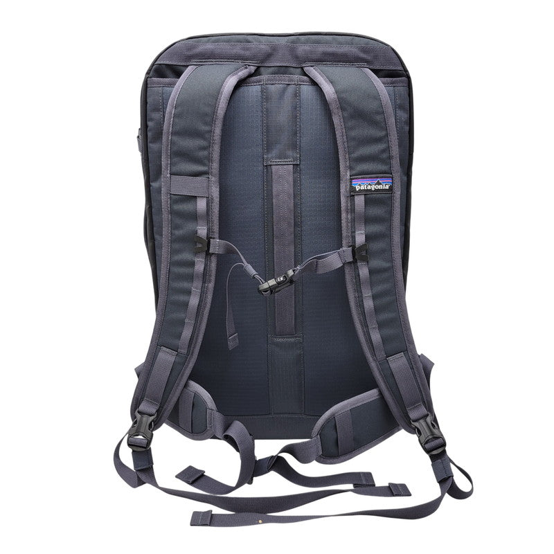 【中古品】【メンズ/レディース】 patagonia パタゴニア BLACK HOLE MINI MLC 30L 49266FA24 ブラックホール ミニ リュック バッグ カバン 鞄 188-260809-as-04-izu カラー：ネイビー 万代Net店