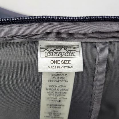 【中古品】【メンズ/レディース】 patagonia パタゴニア BLACK HOLE MINI MLC 30L 49266FA24 ブラックホール ミニ リュック バッグ カバン 鞄 188-260809-as-04-izu カラー：ネイビー 万代Net店