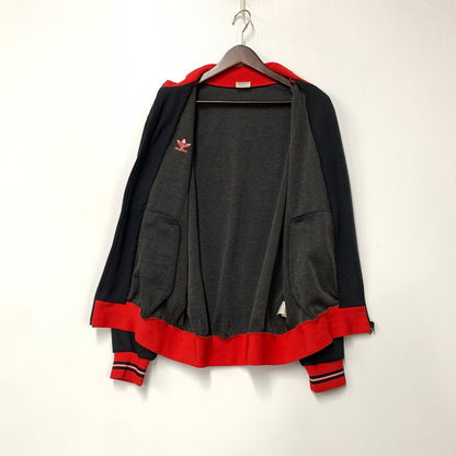 【中古品】【メンズ】 ADIDAS アディダス ATS-202 デサント社製 TRACK JACKET トラック ジャケット トップス 長袖 146-260810-ya-10-izu サイズ：O カラー：ブラック×レッド 万代Net店