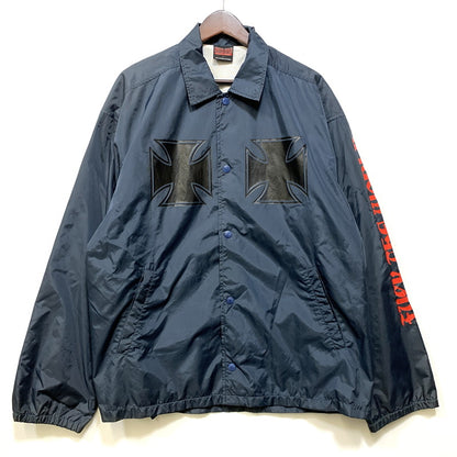 【中古品】【メンズ】 UNITED ATHLE ユナイテッドアスレ FUCK THE WORLD W CROSS PRINT COACH JACKET クロス プリント コーチ ジャケット アウター 146-260828-cs-20-izu サイズ：L カラー：ネイビー 万代Net店