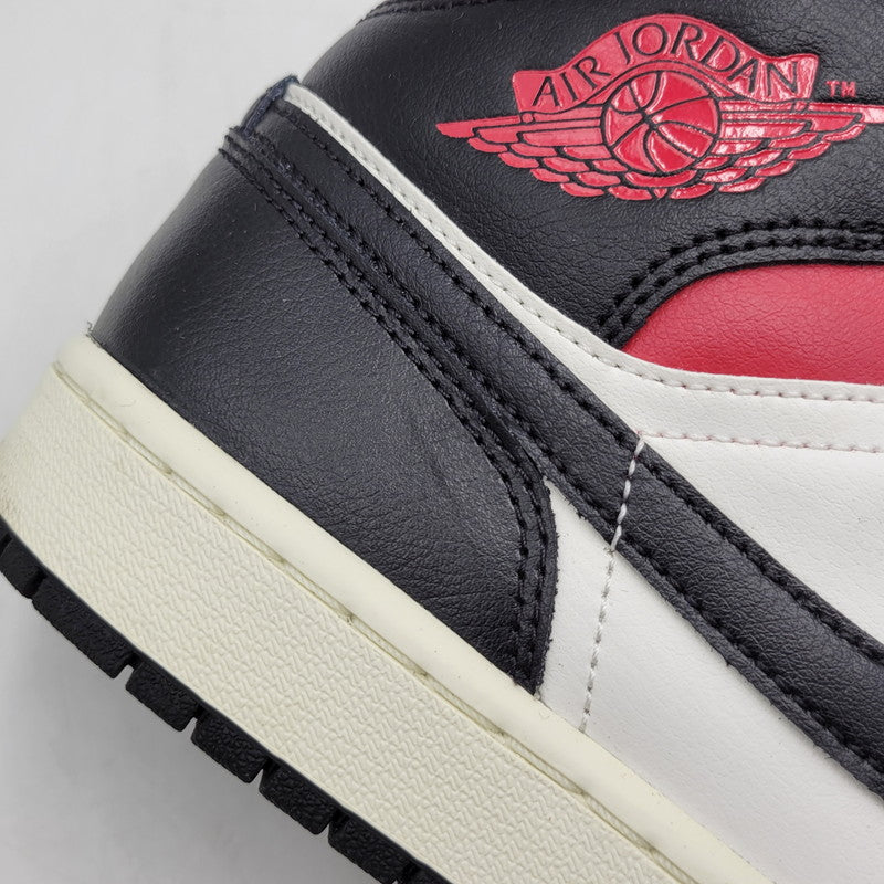 【中古品】【メンズ】 NIKE ナイキ WMNS AIR JORDAN 1 MID BQ6472-061 ウィメンズ エア ジョーダン 1 ミッド スニーカー 靴 160-260821-as-15-izu サイズ：28cm カラー：BLACK/GYM RED-SAIL 万代Net店