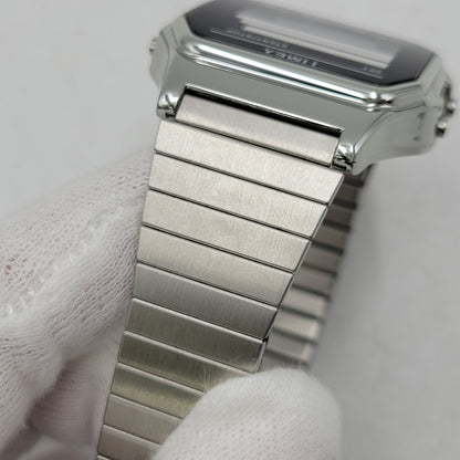 【中古品】【メンズ/レディース】 Supreme シュプリーム × TIMEX タイメックス DIGITAL WATCH TW2U03500 デジタルウォッチ 腕時計 197-260811-as-01-izu カラー：シルバー×ブラック 万代Net店