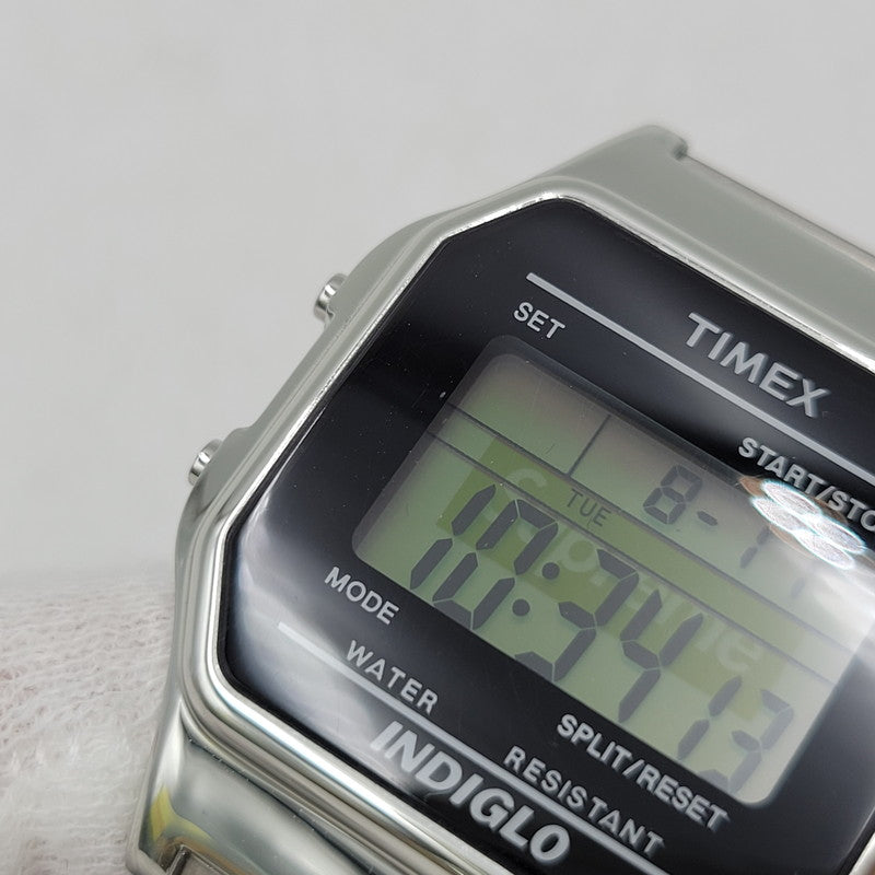 【中古品】【メンズ/レディース】 Supreme シュプリーム × TIMEX タイメックス DIGITAL WATCH TW2U03500 デジタルウォッチ 腕時計 197-260811-as-01-izu カラー：シルバー×ブラック 万代Net店