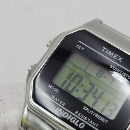 【中古品】【メンズ/レディース】 Supreme シュプリーム × TIMEX タイメックス DIGITAL WATCH TW2U03500 デジタルウォッチ 腕時計 197-260811-as-01-izu カラー：シルバー×ブラック 万代Net店