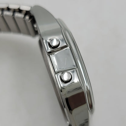 【中古品】【メンズ/レディース】 Supreme シュプリーム × TIMEX タイメックス DIGITAL WATCH TW2U03500 デジタルウォッチ 腕時計 197-260811-as-01-izu カラー：シルバー×ブラック 万代Net店