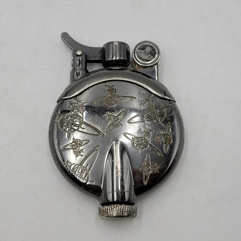 【現状渡し品】【メンズ/レディース】 VIVIENNE WESTWOOD ヴィヴィアンウエストウッド BLIND STAMP OIL LIGHTER ブラインドスタンプ オイルライター 206-260826-ay-19-izu カラー：ブラック系 万代Net店