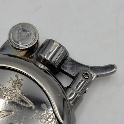 【現状渡し品】【メンズ/レディース】 VIVIENNE WESTWOOD ヴィヴィアンウエストウッド BLIND STAMP OIL LIGHTER ブラインドスタンプ オイルライター 206-260826-ay-19-izu カラー：ブラック系 万代Net店