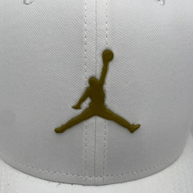 【中古品】【メンズ/レディース】 NIKE AIR JORDAN ナイキ エアジョーダン × OVO レノボ 826744-100 NIKE CLASSIC 99 CAP クラシック 99 キャップ 帽子 185-260829-kh-05-izu サイズ：F カラー：ホワイト 万代Net店