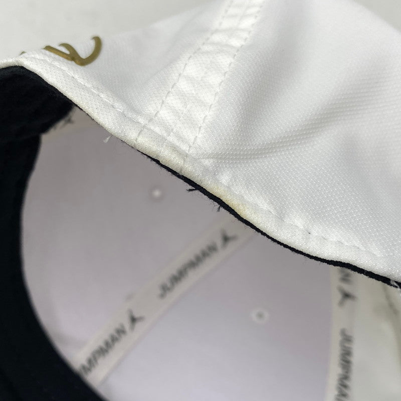 【中古品】【メンズ/レディース】 NIKE AIR JORDAN ナイキ エアジョーダン × OVO レノボ 826744-100 NIKE CLASSIC 99 CAP クラシック 99 キャップ 帽子 185-260829-kh-05-izu サイズ：F カラー：ホワイト 万代Net店