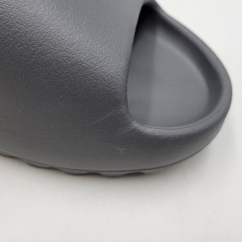【中古品】【メンズ】 adidas アディダス YEEZY SLIDE ID2350 イージー スライド サンダル 靴 161-260817-as-14-izu サイズ：30.5cm カラー：SLTGRE/SLTGRE/SLTGRE 万代Net店