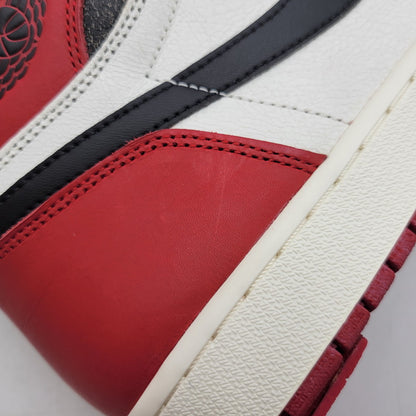 【中古品】【メンズ】 NIKE ナイキ AIR JORDAN 1 RETRO HIGH OG DZ5485-612 エアジョーダン 1 レトロ ハイ OG スニーカー 靴 160-260817-as-12-izu サイズ：30cm カラー：VARSITY RED/BLACK-SAIL-MUSLIN 万代Net店