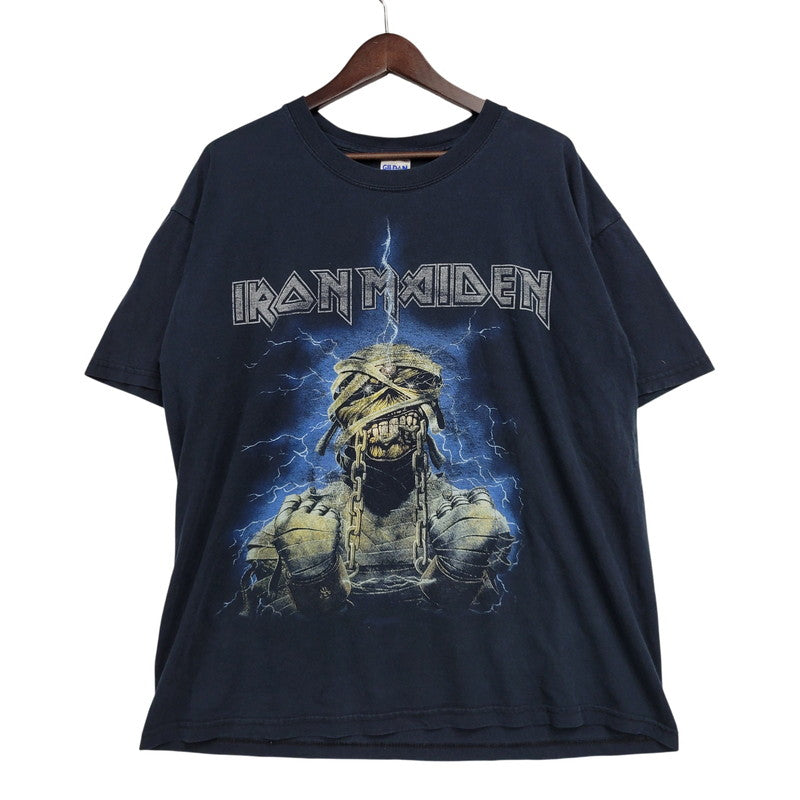 【中古品】【メンズ】 GILDAN ギルダン IRON MAIDEN POWERSLAVE TEE アイアン メイデン パワースレーブ Tシャツ トップス 146-260816-kh-08-izu サイズ：L カラー：ネイビー系 万代Net店
