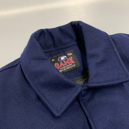 【中古品】【メンズ】 JOURNAL STANDARD ジャーナルスタンダード× GAME SPORTSWEAR ゲームスポーツウエア 21-011-610-0101-3-0 別注 WOOL STADIUM JACKET ウール スタジアム ジャケット アウター 147-260821-cs-04-izu サイズ：L カラー：ネイビー 万代Net店