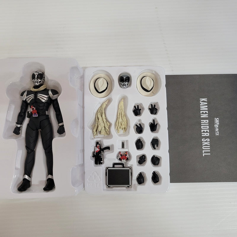 【中古品】 S.H.F 真骨彫製法 仮面ライダースカル 042-261014-kk-04-izuh 万代Net店