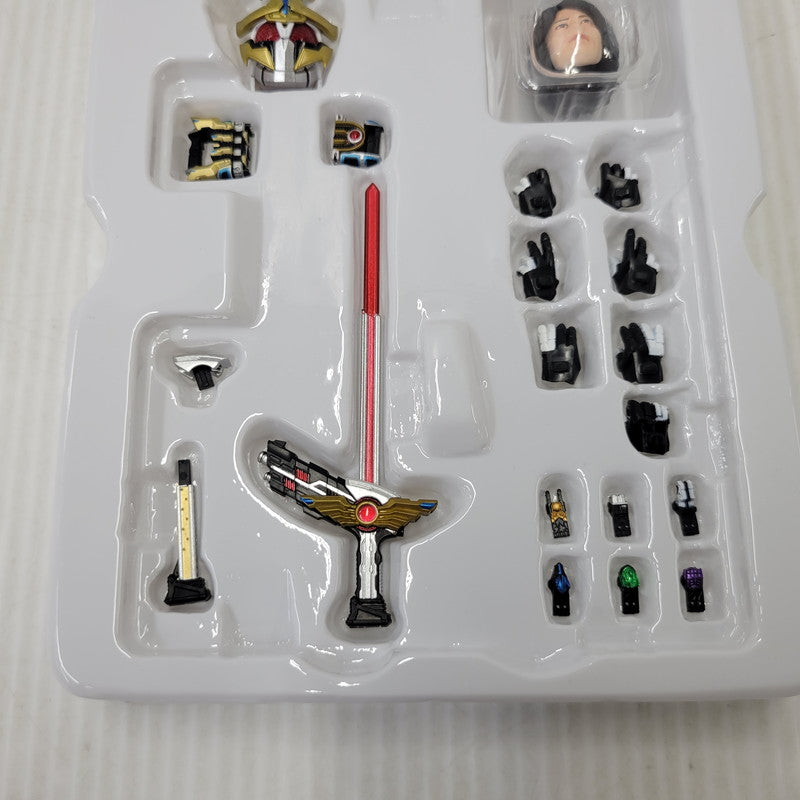 【中古品】 S.H.F 真骨彫製法 仮面ライダーイクサ セーブモード バーストモード 042-600925-mh-04-izuh 万代Net店