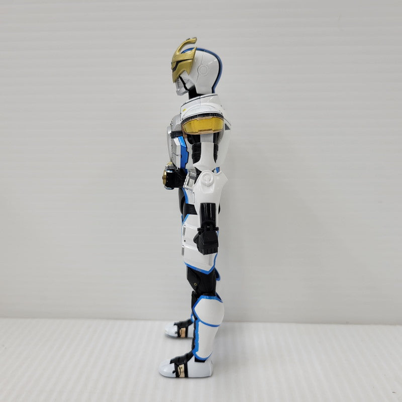 【中古品】 S.H.F 真骨彫製法 仮面ライダーイクサ セーブモード バーストモード 042-600925-mh-04-izuh 万代Net店