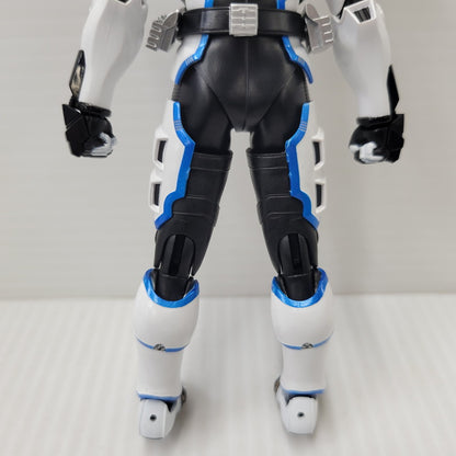 【中古品】 S.H.F 真骨彫製法 仮面ライダーイクサ セーブモード バーストモード 042-600925-mh-04-izuh 万代Net店