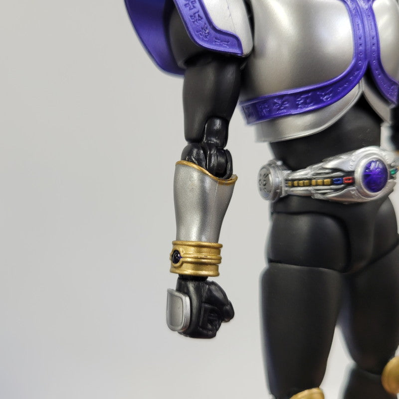 【中古品】 S.H.F 真骨彫製法 仮面ライダークウガ タイタンフォーム 042-260923-KK-03-izuh 万代Net店
