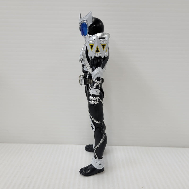 【中古美品】 S.H.F 真骨彫製法 仮面ライダーサガ 042-600925-mh-01-izuh 万代Net店