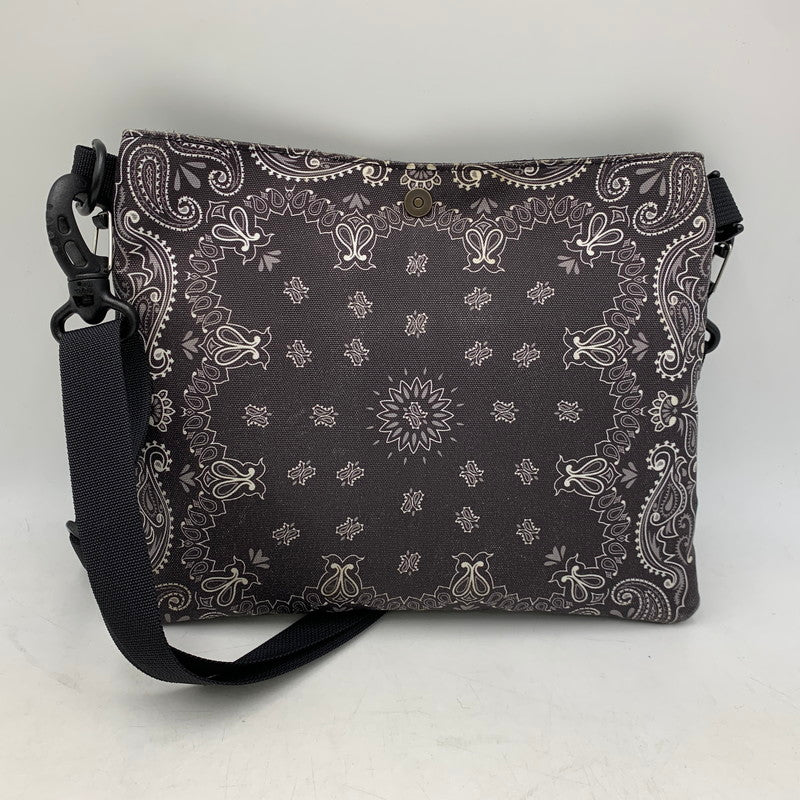 【中古品】【メンズ/レディース】 CHALLENGER チャレンジャー 23SS BANDANA SACOCHE バンダナ サコッシュ カバン 鞄 188-260819-cs-04-izu カラー：グレー 万代Net店