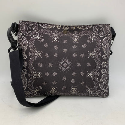 【中古品】【メンズ/レディース】 CHALLENGER チャレンジャー 23SS BANDANA SACOCHE バンダナ サコッシュ カバン 鞄 188-260819-cs-04-izu カラー：グレー 万代Net店