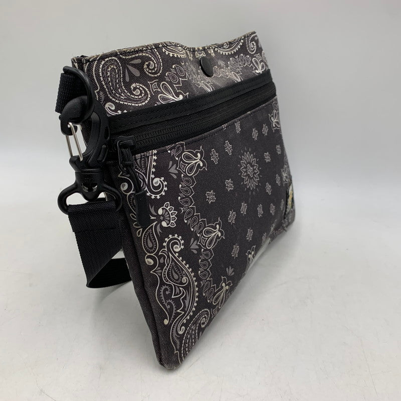 【中古品】【メンズ/レディース】 CHALLENGER チャレンジャー 23SS BANDANA SACOCHE バンダナ サコッシュ カバン 鞄 188-260819-cs-04-izu カラー：グレー 万代Net店