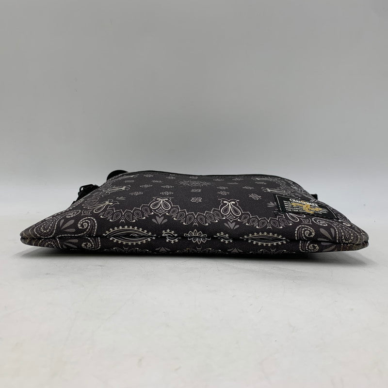 【中古品】【メンズ/レディース】 CHALLENGER チャレンジャー 23SS BANDANA SACOCHE バンダナ サコッシュ カバン 鞄 188-260819-cs-04-izu カラー：グレー 万代Net店