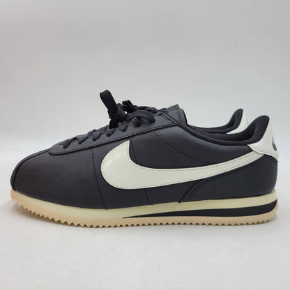 【中古美品】【メンズ】 NIKE ナイキ W CORTEZ 23 PREMIUM FB6877-001 ウィメンズ コルテッツ 23 プレミアム スニーカー 靴 160-260823-as-03-izu サイズ：28cm カラー：BLACK/SAIL-ALABASTER 万代Net店