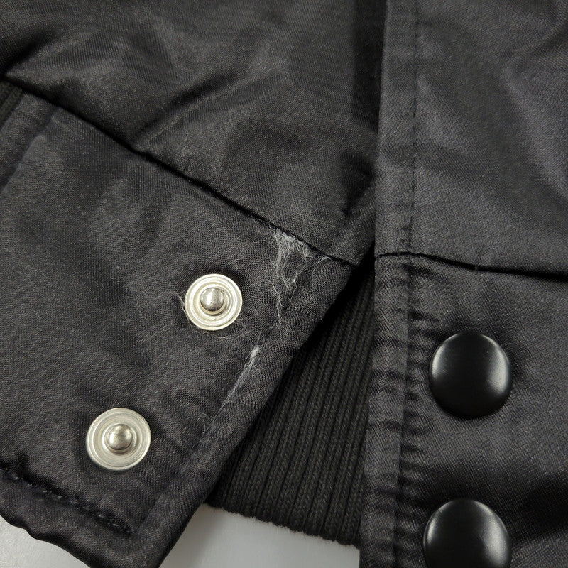 【中古美品】【メンズ】 NEWERA ニューエラ 13102980 SATIN WORDMARK BOMBER JACKET サテン ワードマーク ボンバー ジャケット CHIBUL アウター 148-260824-ya-05-izu サイズ：XL カラー：ブラック 万代Net店