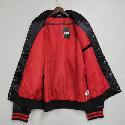 【中古美品】【メンズ】 NEWERA ニューエラ 13102980 SATIN WORDMARK BOMBER JACKET サテン ワードマーク ボンバー ジャケット CHIBUL アウター 148-260824-ya-05-izu サイズ：XL カラー：ブラック 万代Net店