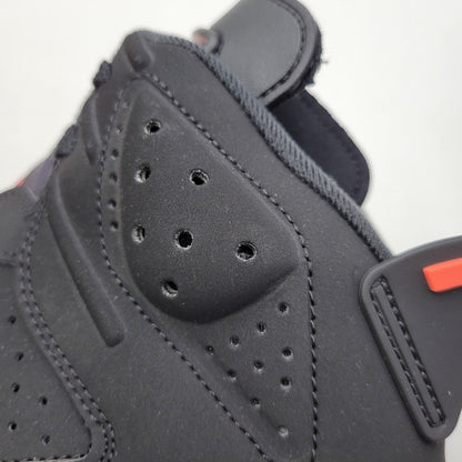 【中古美品】【メンズ】 NIKE ナイキ AIR JORDAN 6 RETRO "INFRARED SALESMAN" CT8529-001 エアジョーダン 6 レトロ スニーカー シューズ 靴 160-260826-ay-12-izu サイズ：28.5cm カラー：BLACK/LT CRIMSON 万代Net店