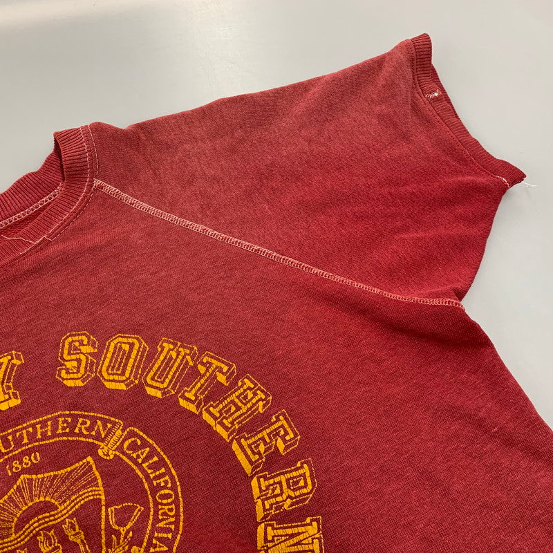 【現状渡し品】【メンズ】 USED UNIVERSITY SOUTHERN CALIFORNIA RAGLAN S S SWEAT SHIRT ラグラン ショートスリーブ スウェット シャツ トップス 半袖 146-260827-cs-03-izu サイズ：不明 カラー：レッド 万代Net店