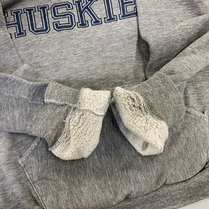 【中古品】【メンズ】 RUSSEL ラッセル 金タグ後期 U OF W HUSKIES PULLOVER HOODIE プルオーバー フーディー トップス 長袖 146-260827-cs-20-izu サイズ：M カラー：グレー 万代Net店