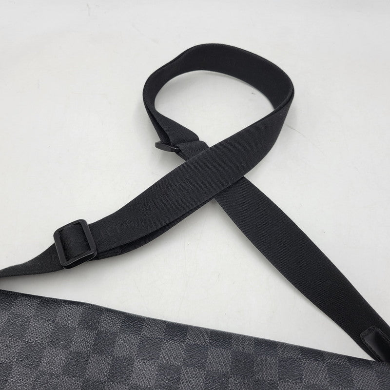 【現状渡し品】【メンズ/レディース】 LOUIS VUITTON ルイ・ヴィトン N58029 ダミエ グラフィット ダニエル MM ショルダーバッグ カバン 鞄 179-260826-ay-04-izu カラー：ブラック 万代Net店