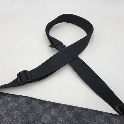【現状渡し品】【メンズ/レディース】 LOUIS VUITTON ルイ・ヴィトン N58029 ダミエ グラフィット ダニエル MM ショルダーバッグ カバン 鞄 179-260826-ay-04-izu カラー：ブラック 万代Net店