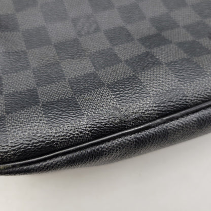 【現状渡し品】【メンズ/レディース】 LOUIS VUITTON ルイ・ヴィトン N58029 ダミエ グラフィット ダニエル MM ショルダーバッグ カバン 鞄 179-260826-ay-04-izu カラー：ブラック 万代Net店