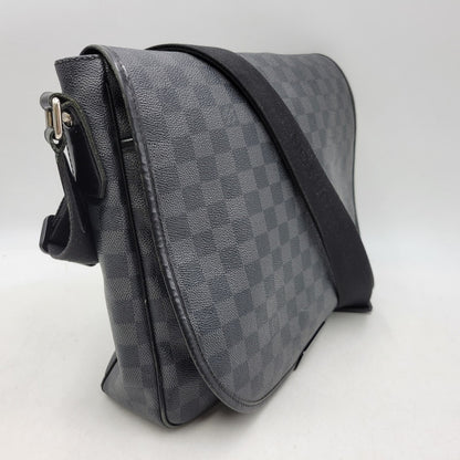 【現状渡し品】【メンズ/レディース】 LOUIS VUITTON ルイ・ヴィトン N58029 ダミエ グラフィット ダニエル MM ショルダーバッグ カバン 鞄 179-260826-ay-04-izu カラー：ブラック 万代Net店